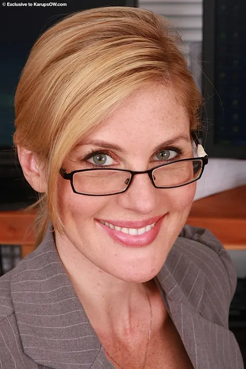 Kate Kastle: Tall Blonde Secretary MILF Strips and Spreads in the Office – photo 1 of 15