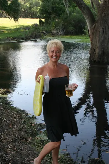 Tracy Lick – Tall Blonde MILF Deepthroats and Gets Fucked Outdoors