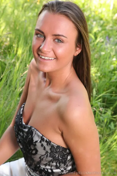 Slim British Woman Strips Out of Her Lingerie Outdoors – photo 3 of 21
