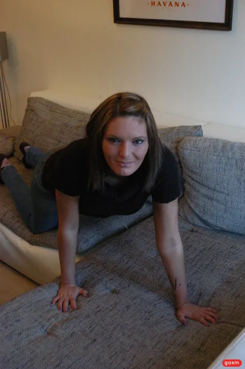 German Woman Poses in Socks and Shows Her Figure – photo 8 of 15