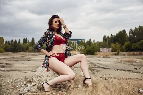 Lena Love: Slim Czech MILF in Lingerie and Heels Displays Her Big Ass Outdoors – photo 1 of 12