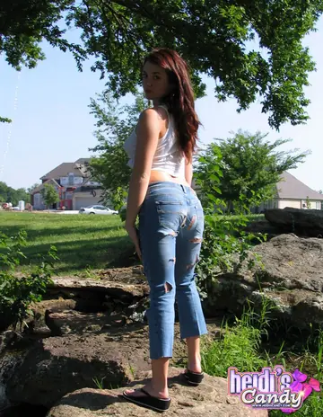 Redhead Pulls Down Her Jeans and Spreads Outdoors