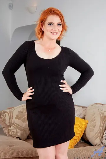 Redhead MILF with Big Tits Vibrates Her Pussy in Stockings