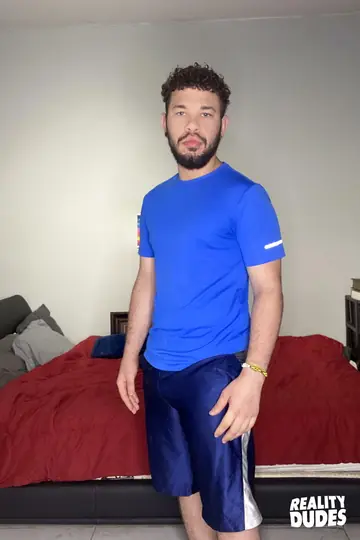 Two Men Kiss Deeply and Suck Before Fucking