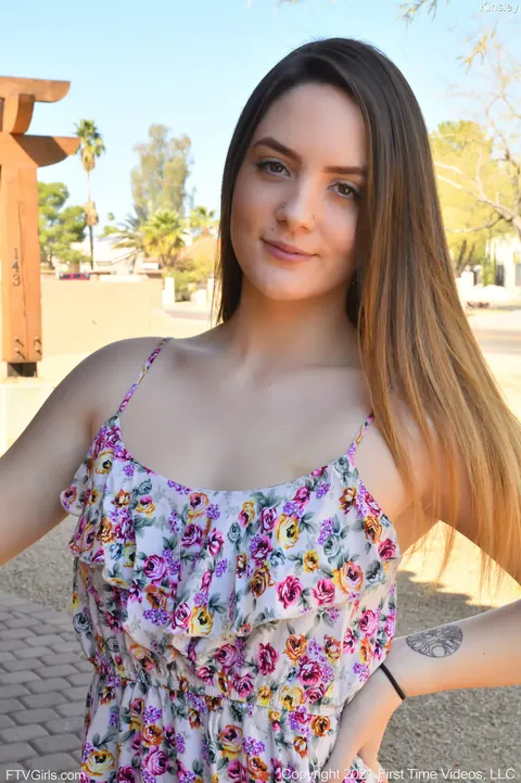 Kinsley Kane: Amateur Brunette Strips Nude and Shows Her Body – photo 3 of 20