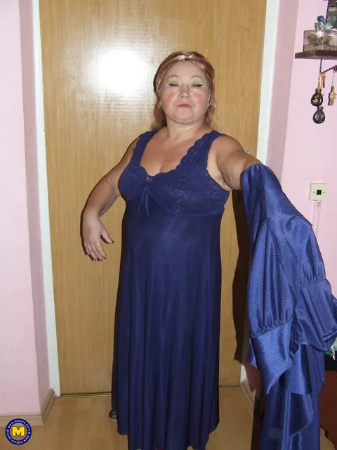 Mature BBW with Big Tits Strips Out of Her Pantyhose – photo 2 of 21