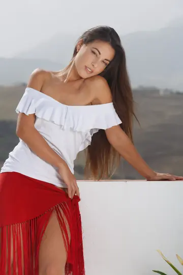 Spanish Brunette Flaunts Her Pussy Outdoors