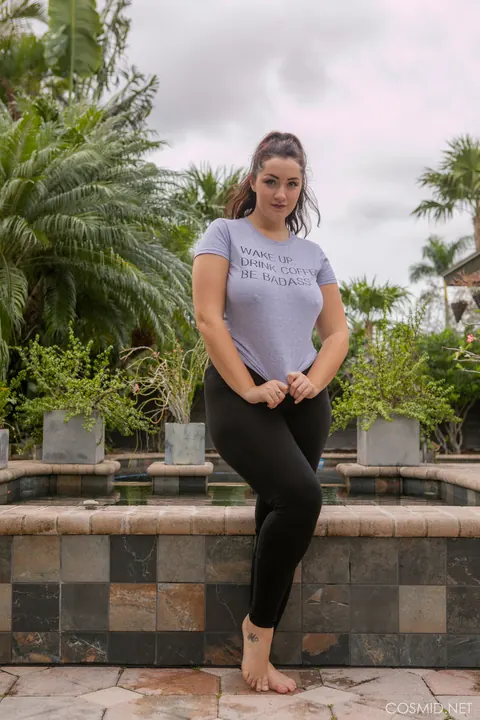 Lexi Lloyd: Busty BBW Strips Out of Her Yoga Pants – photo 1 of 16