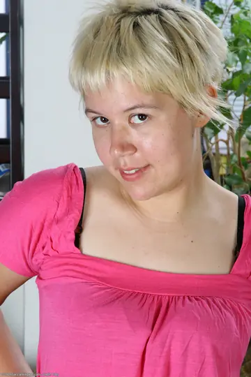 BBW with Short Hair Undresses to Show Her Hairy Pussy