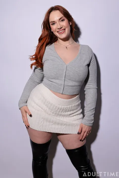 Siri Dahl: Tall Chubby Redhead in Boots Fucks and Fingers Herself – photo 2 of 20