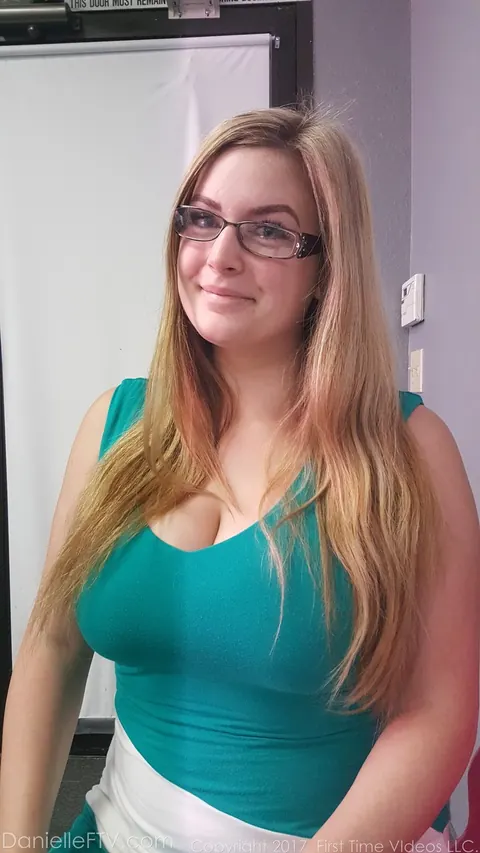 Danielle Delaunay: Blonde with Big Tits and Glasses Masturbates with Anal Dildo in Selfies – photo 13 of 15