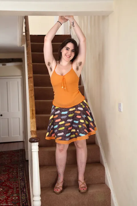 Beryl Aspen: Brunette BBW with Big Tits Shows Hairy Armpits and Crotch – photo 1 of 21