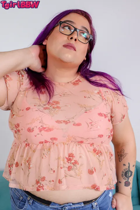 Curvy Trans Woman Poses Nude and Shows Her Curves – photo 2 of 16