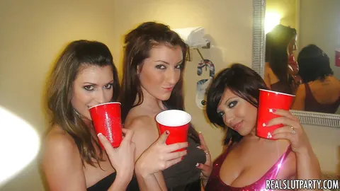 Busty Women Lick Pussy and Finger at a Party – photo 4 of 16