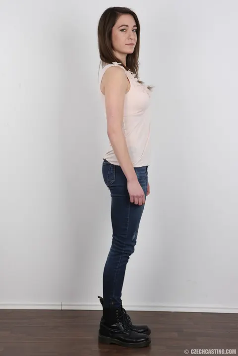 Czech Babe Uncups Her Big Natural Tits in Jeans and Panties – photo 3 of 20