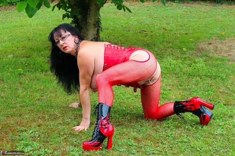 Mature Curvy Brunette in Leather Lingerie Uses a Dildo – photo 6 of 16