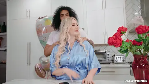 Jenna Starr: Chubby Blonde MILF with Big Tits Gets Fucked Doggy Style – photo 3 of 20