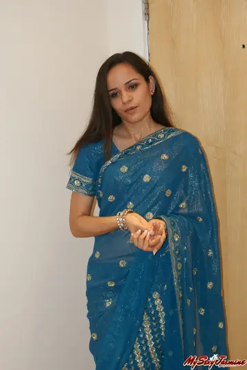 Indian Brunette Strips Out of Her Saree and Lingerie