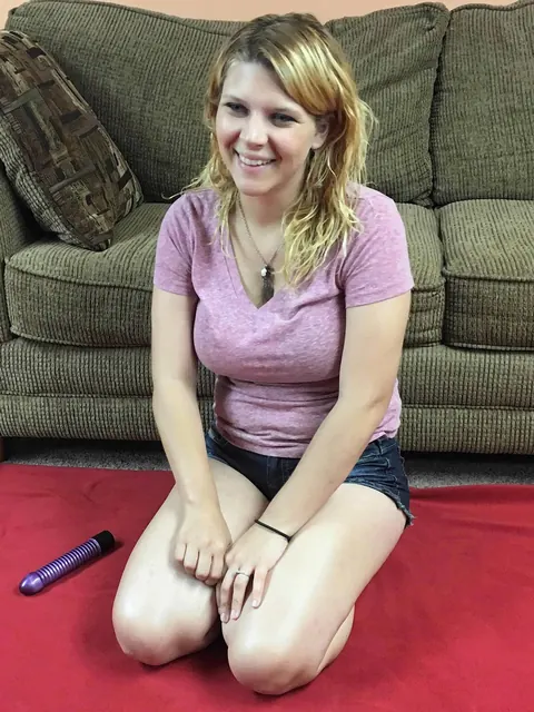Brianna Stars: Petite Blonde with Big Tits Uses a Dildo on Her Shaved Pussy – photo 3 of 21