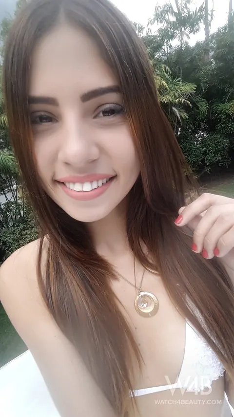 Mily Mendoza: Latina in Panties Masturbates in a Selfie – photo 2 of 20
