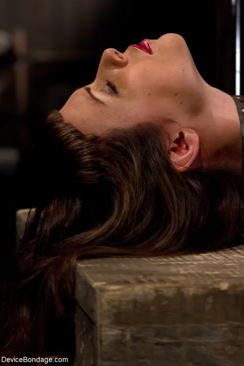 Seda: Brunette in Bondage Masturbates with a Dildo – photo 7 of 21