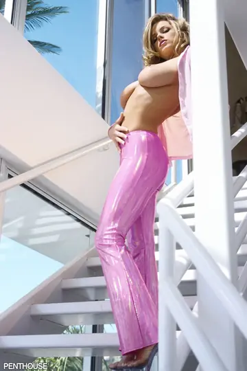 Blonde MILF in Heels Spreads Her Pussy on the Stairs