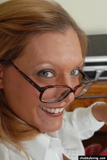 Busty Mature BBW in Heels Undresses and Spreads Her Pussy