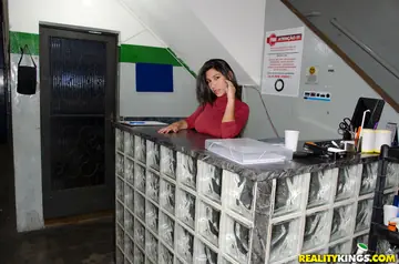 Cristiane Fatally – Thick Latina in Lingerie and Heels Takes Anal in a Car