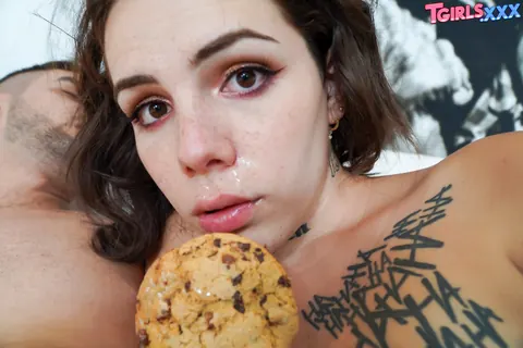 Trans Woman Licks Ass and Kisses Partner During Bareback Anal – photo 16 of 16