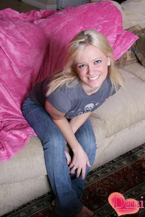 Ditzi Dani: Busty Blonde in Jeans Strips and Spreads Her Legs – photo 11 of 15