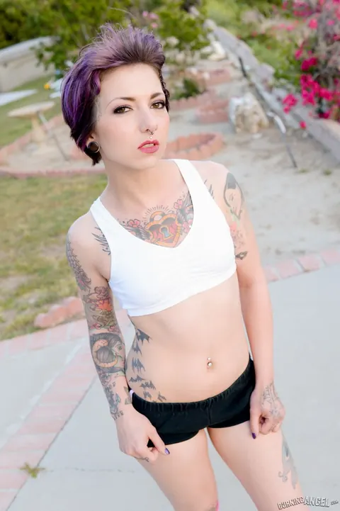 Rachel Ravaged: Slim Brunette in Knee Socks Spreads Her Ass in Public – photo 3 of 17