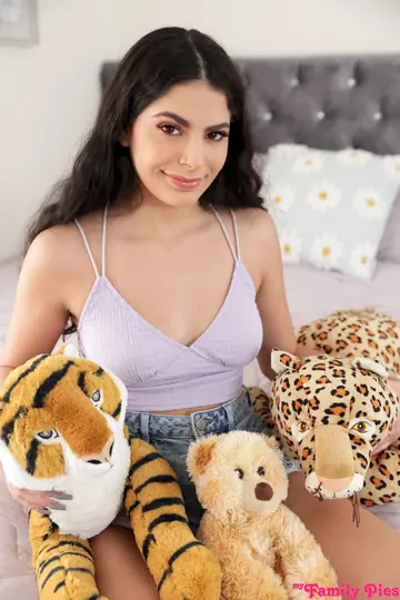 Angel Gostosa – Latina with Big Tits Takes a Creampie After Toy Play
