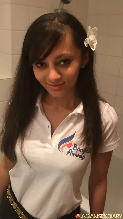 Shrima Malati: Petite Slim Brunette Sucks and Kisses in a Hotel – photo 5 of 10