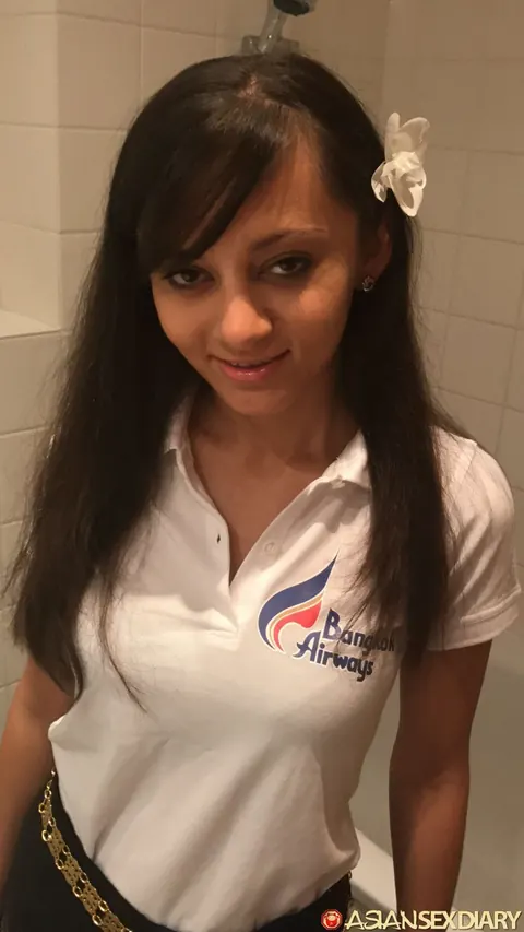 Shrima Malati: Petite Slim Brunette Sucks and Kisses in a Hotel – photo 4 of 10