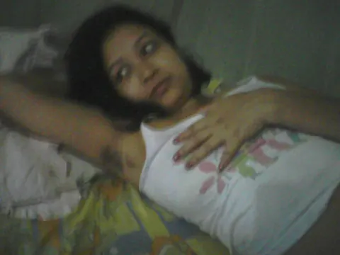 Indian Brunette Bares Her Natural Tits and Armpits in the Bedroom – photo 12 of 15