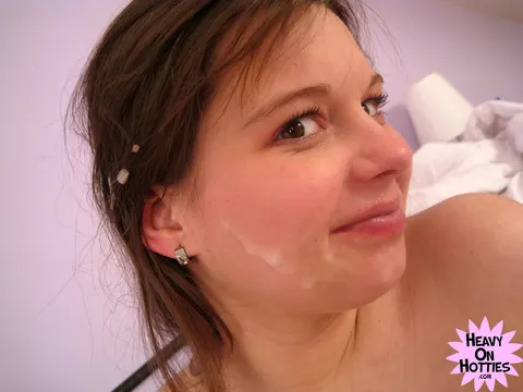 Thick British Babe Shows Pregnant Belly and Takes a Facial – photo 13 of 16