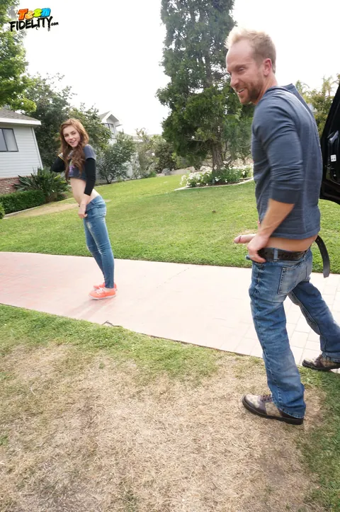 Emma Stoned: Skinny Redhead in Yoga Pants Has Sex Outdoors – photo 15 of 19