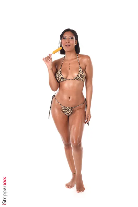 Alika Penagos: Thick Latina Strips Out of Her Bikini and Oils Her Big Tits – photo 2 of 15