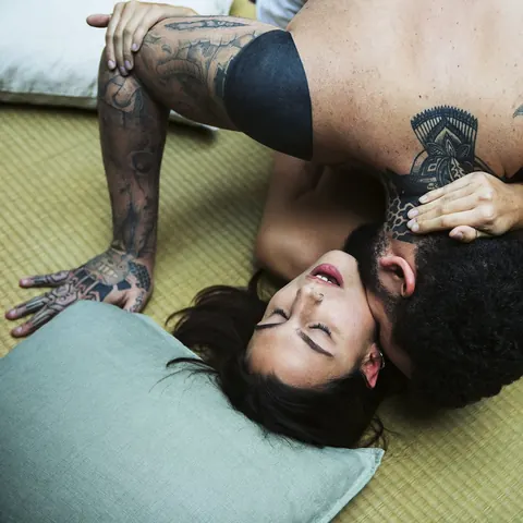 Maria Agrado: Tattooed European Brunette Gets Fucked by Her Masseur – photo 4 of 15
