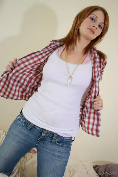 Busty Woman Drops Flannel and Spreads Her Pussy – photo 5 of 17