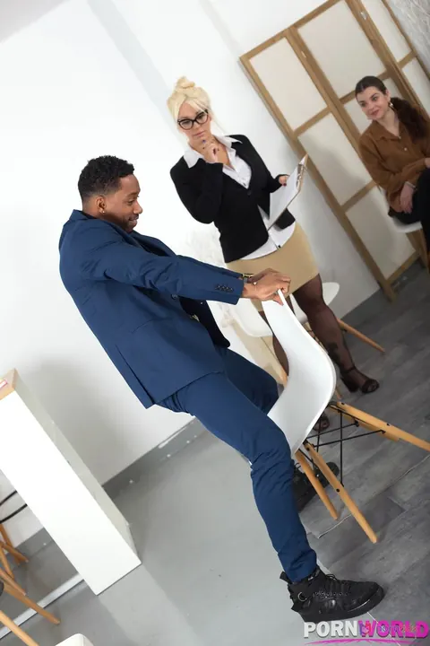 Blondie Fesser: Thick Spanish Blonde with Big Tits Fucks a Black Man – photo 4 of 20