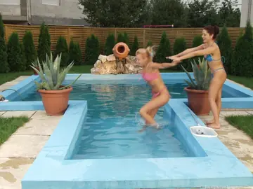 Samantha Stiles – Petite Blonde Lesbians Kiss and Lick Pussy Outdoors