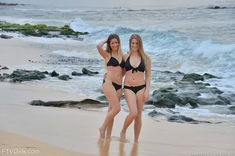 Teddi Rae: Busty Blonde and Brunette Lesbians Spread Pussies on the Beach – photo 1 of 15