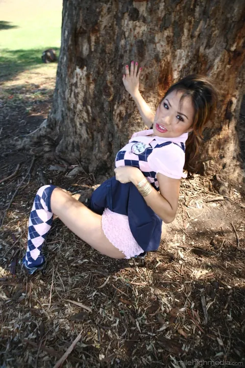 Kim Tao: Slim Asian Babe Rides Outdoors and Takes a Facial – photo 7 of 16