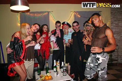 Anette Dawn: Busty Blonde and Small-Titted Brunette Share a Cock at a Halloween Party – photo 4 of 16