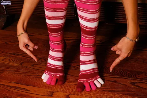 Leah Luv: Blonde in Knee Socks Pulls Panties Aside to Show Her Trimmed Pussy – photo 5 of 18