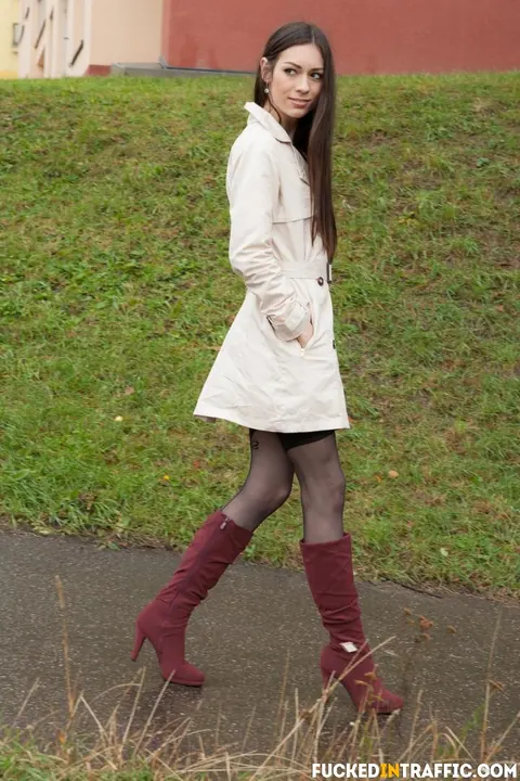 Arwen Gold: Skinny European Brunette Gets Creampied Outdoors in Boots – photo 6 of 16