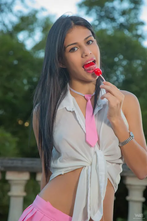 Denisse Gomez: Venezuelan Latina Strips Nude on the Terrace – photo 6 of 20