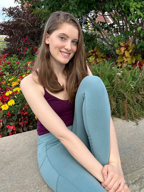 Skinny Brunette Strips Out of Her Jeans Outdoors – photo 9 of 10