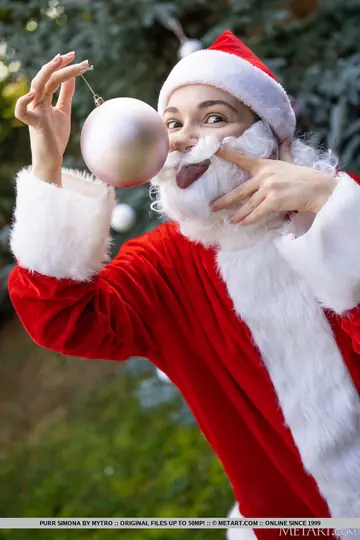 Simona Purr – PAWG Brunette in Panties and Santa Cap Spreads Outdoors